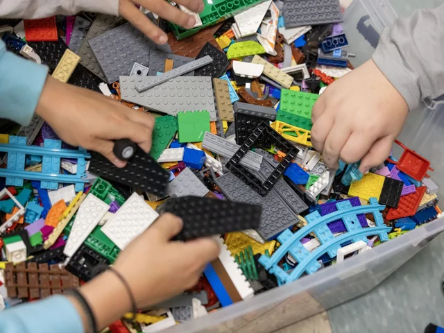 Cómo First Book y el Grupo LEGO están reinventando la educación
