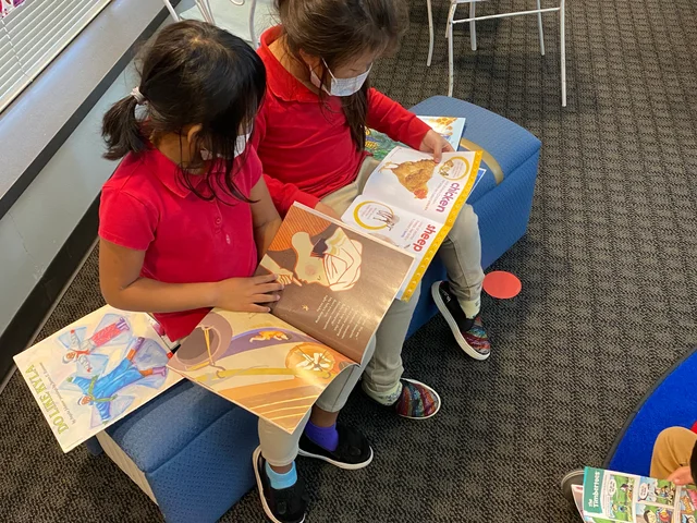 Ayuda a First Book a distribuir libros para el Día Nacional de Servicio