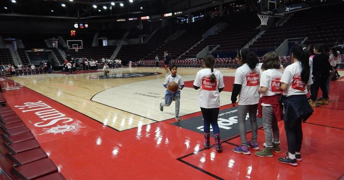 Le premier livre Canada et Raptors 905 célèbrent la conclusion du défi de lecture Raptors 905 de 2019